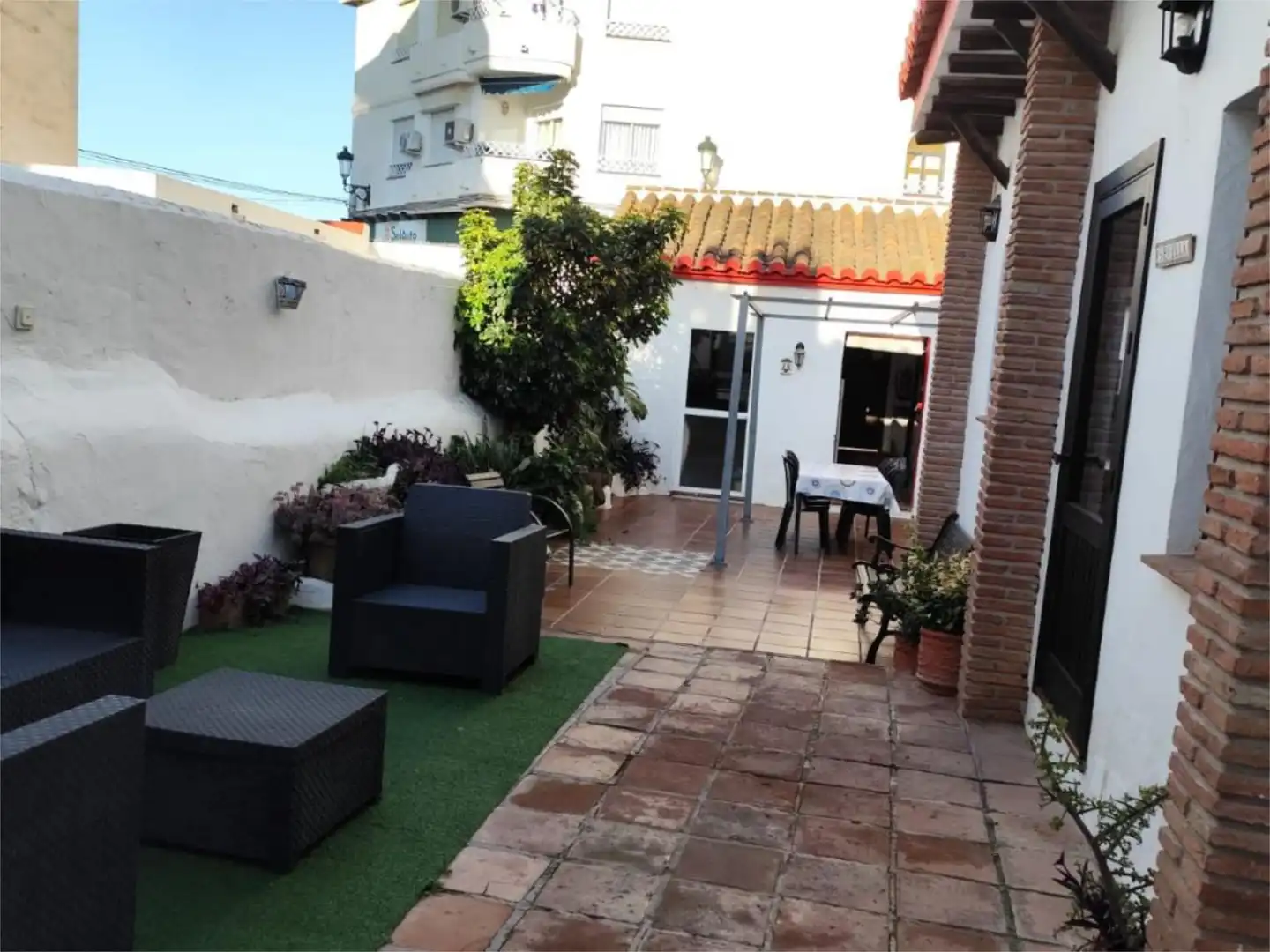 Einfamilien-Reihenhaus zum Verkauf in Calle San Miguel, 25, Avda Pescia - Ctra de Frigiliana Terrasse von Einfamilien-Reihenhaus zum Verkauf in Nerja mit Klimaanlage, Terrasse und Balkon