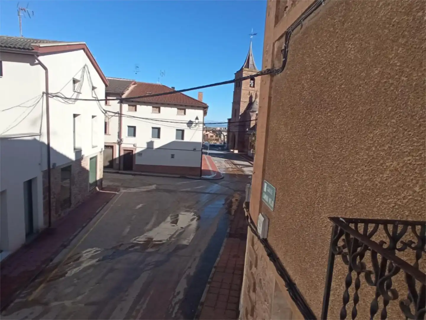 Vista exterior de Casa o xalet en venda en Baños de Río Tobía amb Balcó