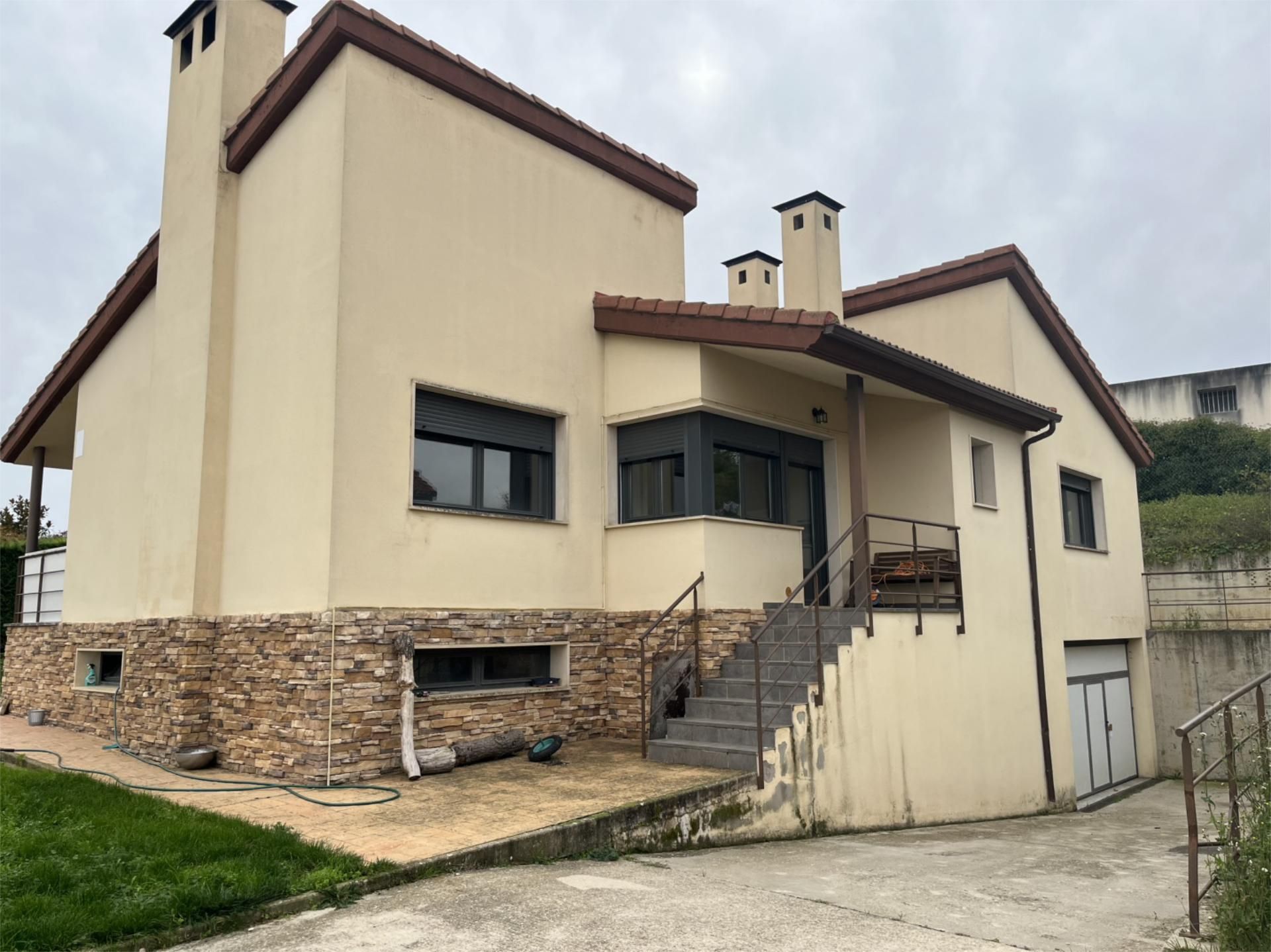 Vista exterior de Casa o xalet per a compartir en Aranda de Duero amb Calefacció, Jardí privat i Parquet