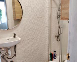 Bathroom of Flat to rent in  Almería Capital  with Air Conditioner, Heating and Terrace