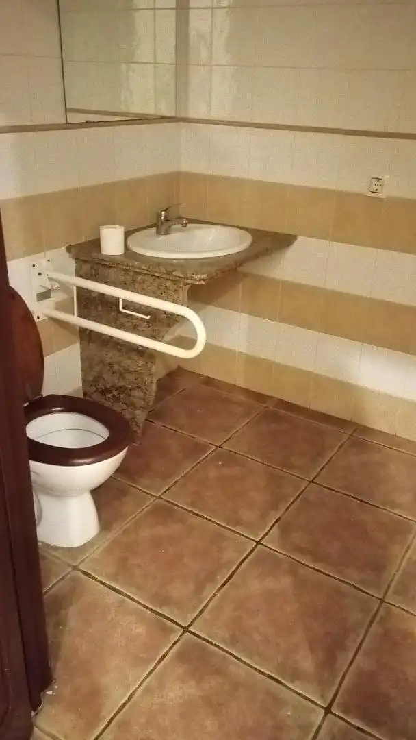 Bathroom of Commercial properties for sale in Almedinilla