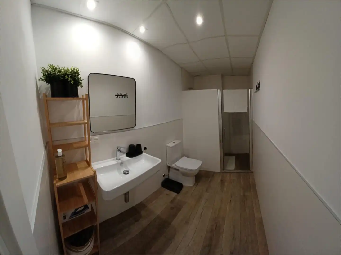 Flat for rent in Calle José Luis Pérez Pujadas, 37, Parque Lagos Bathroom of Flat for rent in Granada with Air Conditioner, Heating and Terrace