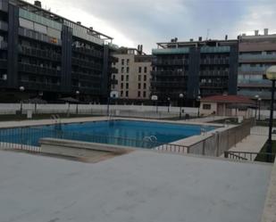 Piscina de Pis de lloguer en  Huesca Capital amb Calefacció, Parquet i Traster