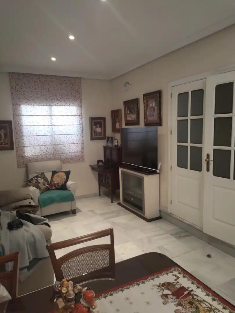 Casa adosada en venta en Calle Diego Martinez Barrios, 4, Castilleja de la Cuesta