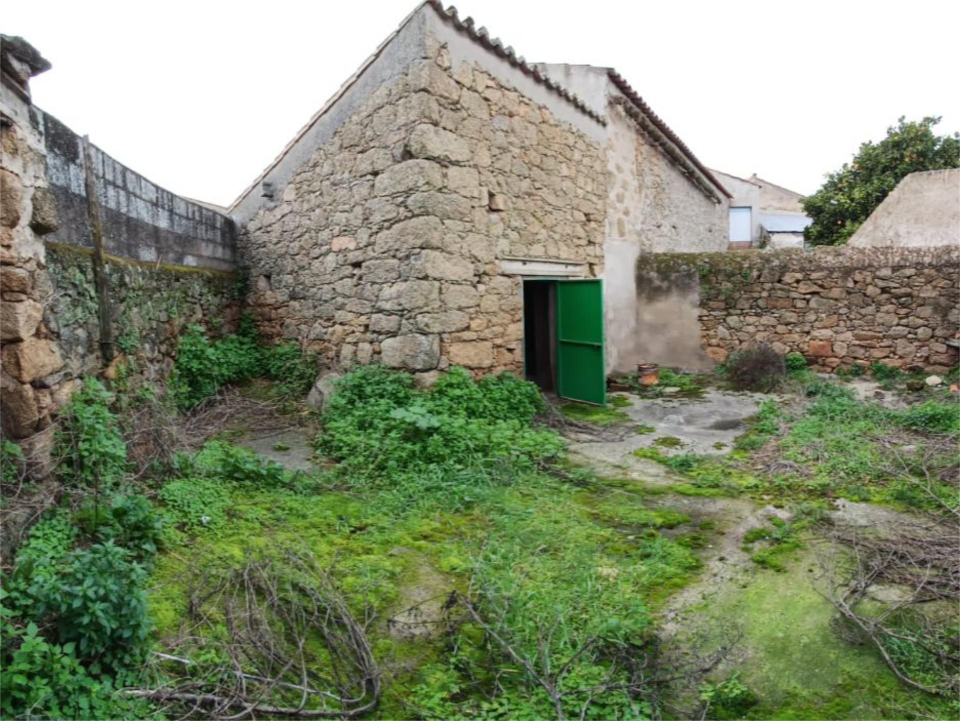 Casa adosada en venda en Mata de Alcántara amb Moblat i Balcó