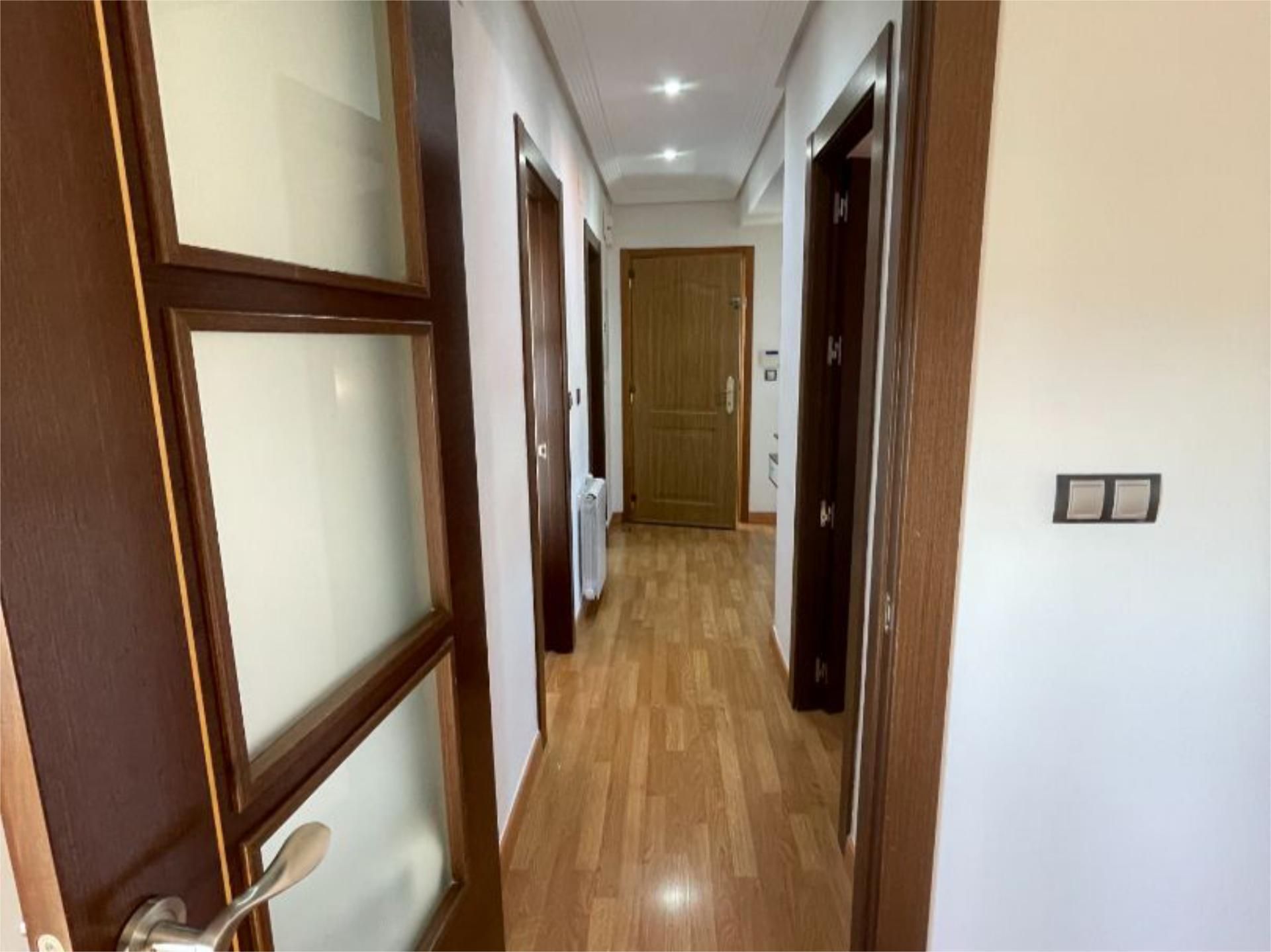 Pis en venda en Baza amb Calefacció, Parquet i Terrassa