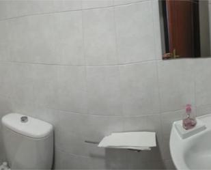 Bathroom of Flat to share in Navalmoral de la Mata  with Heating, Storage room and Furnished