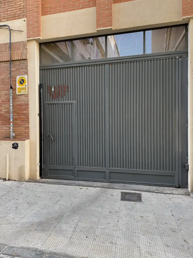 Vista exterior de Garaje de alquiler en Granada