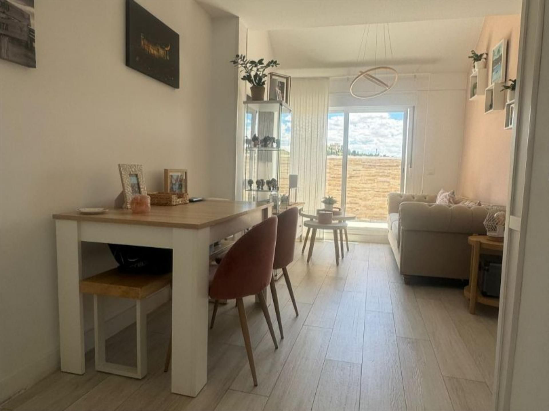 Living room of Attic to rent in Aranjuez  with Air Conditioner, Heating and Terrace