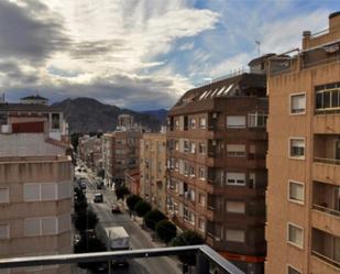 Vista exterior de Pis en venda en Petrer amb Terrassa i Balcó