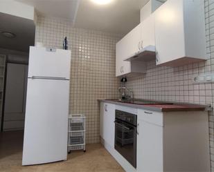 Cuina de Apartament de lloguer en  Murcia Capital amb Aire condicionat, Calefacció i Moblat