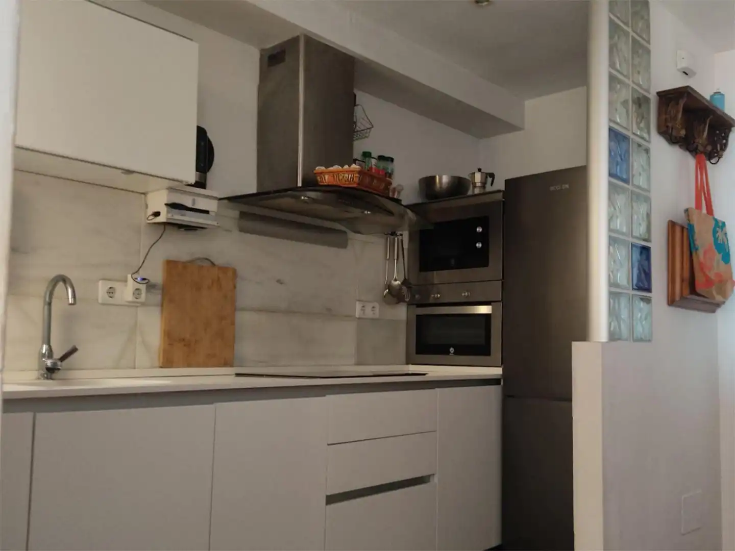 Wohnung zum Verkauf in Calle Costa del Sol, 26, Ciudad Jardín - Tagarete - El Zapillo Küche von Wohnung zum Verkauf in Almería Capital mit Klimaanlage und Terrasse