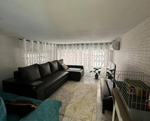 Sala d'estar de Apartament en venda en Torrevieja amb Aire condicionat