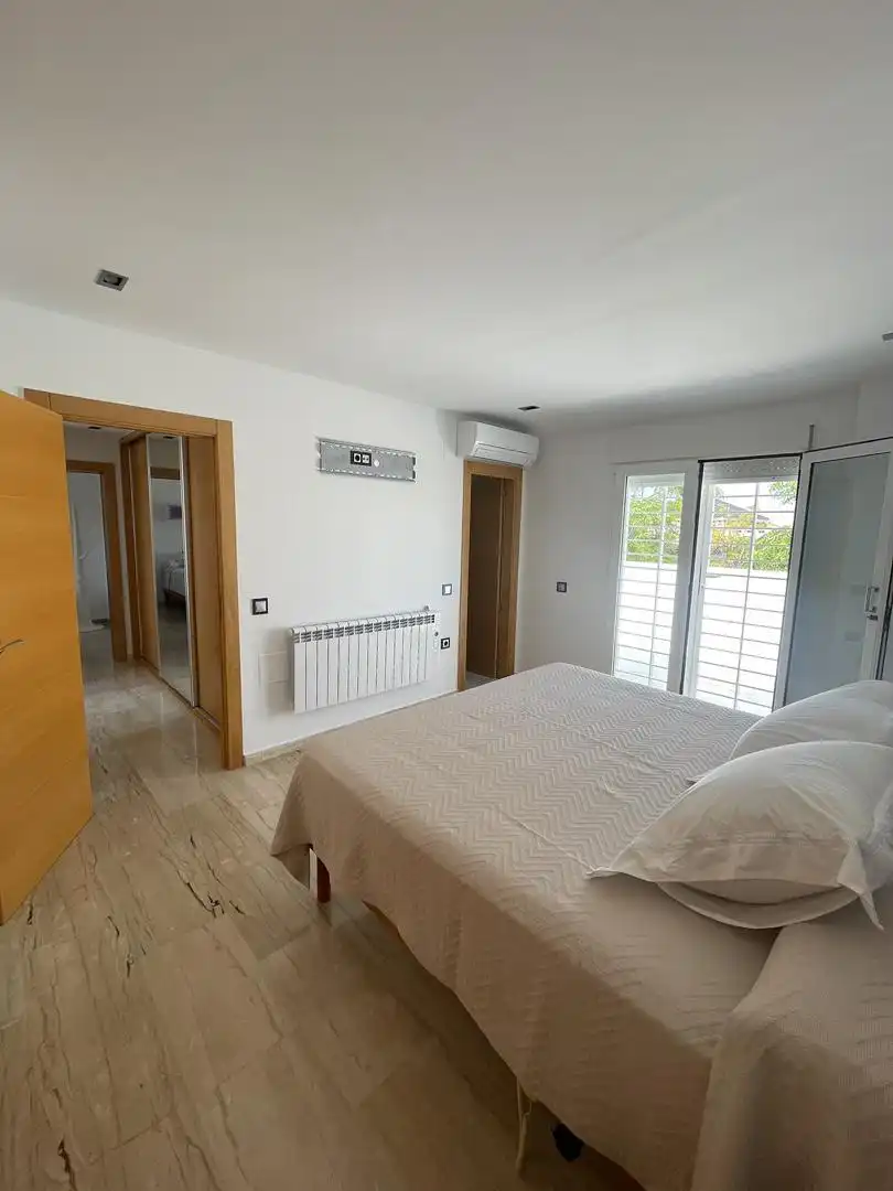 Casa o chalet en venta en Avenida del Mare Nostrum, 9, Torre de la Horadada Habitación de Casa o chalet en venta en Pilar de la Horadada con Aire acondicionado, Terraza y Piscina