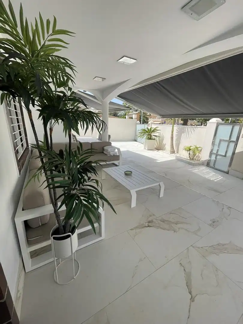 Casa o chalet en venta en Avenida del Mare Nostrum, 9, Torre de la Horadada Terraza de Casa o chalet en venta en Pilar de la Horadada con Aire acondicionado, Terraza y Piscina