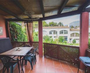 Jardí de Casa adosada en venda en Estepona amb Aire condicionat, Terrassa i Piscina