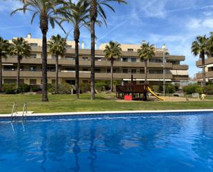 Swimming pool of Flat for sale in Vilanova i la Geltrú  with Air Conditioner, Terrace and Swimming Pool