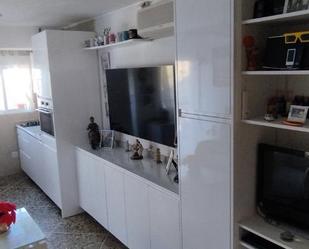 Cuina de Apartament de lloguer en Cullera amb Aire condicionat, Terrassa i Moblat