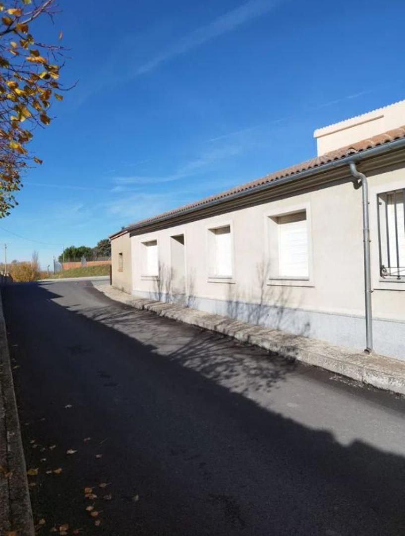 Exterior view of Single-family semi-detached for sale in Marugán