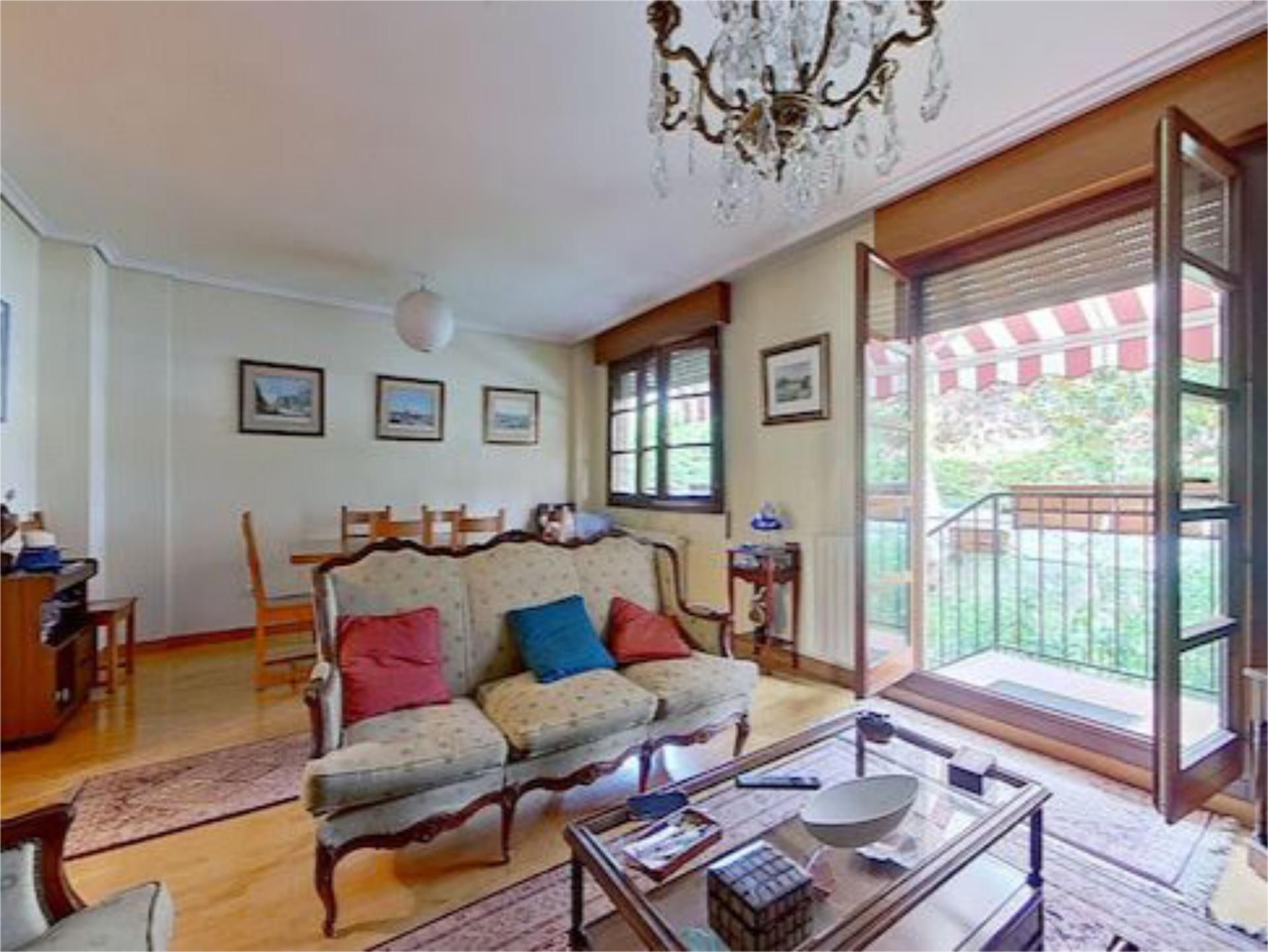 Living room of House or chalet for sale in Vitoria - Gasteiz  with Heating, Private garden and Parquet flooring