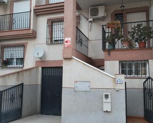 Vista exterior de Casa adosada en venda en Las Gabias amb Aire condicionat