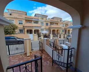 Vista exterior de Casa adosada de lloguer en Orihuela amb Piscina