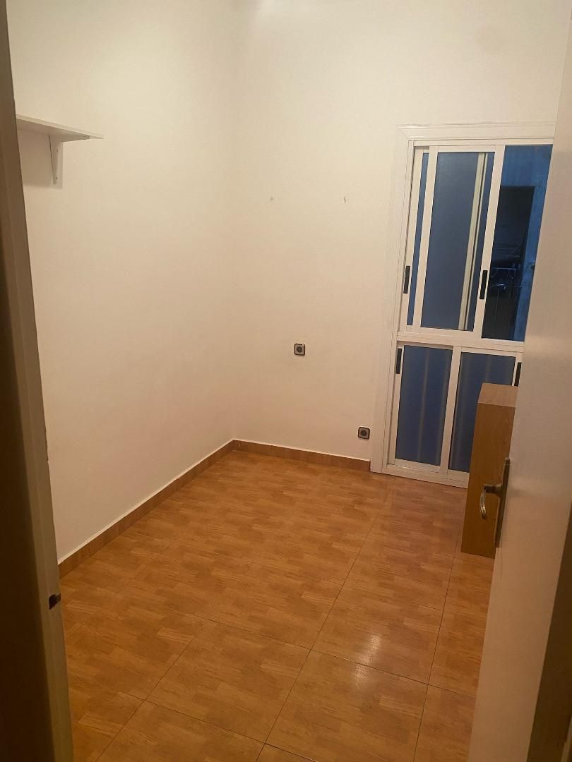 Pis per a compartir a Carrer d'Espronceda, 306, Navas