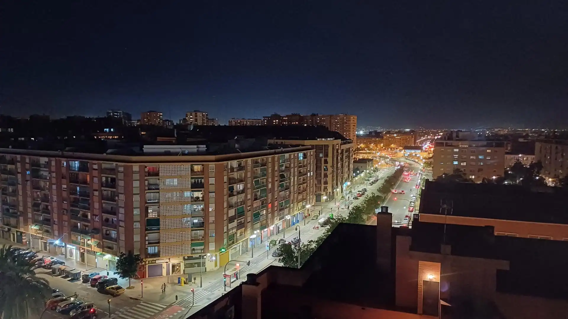 Habitación en Carrer de la Serradora, 18, El Cabanyal - El Canyamelar Vista exterior de Piso para compartir en Valencia Capital con Aire acondicionado, Calefacción y Amueblado