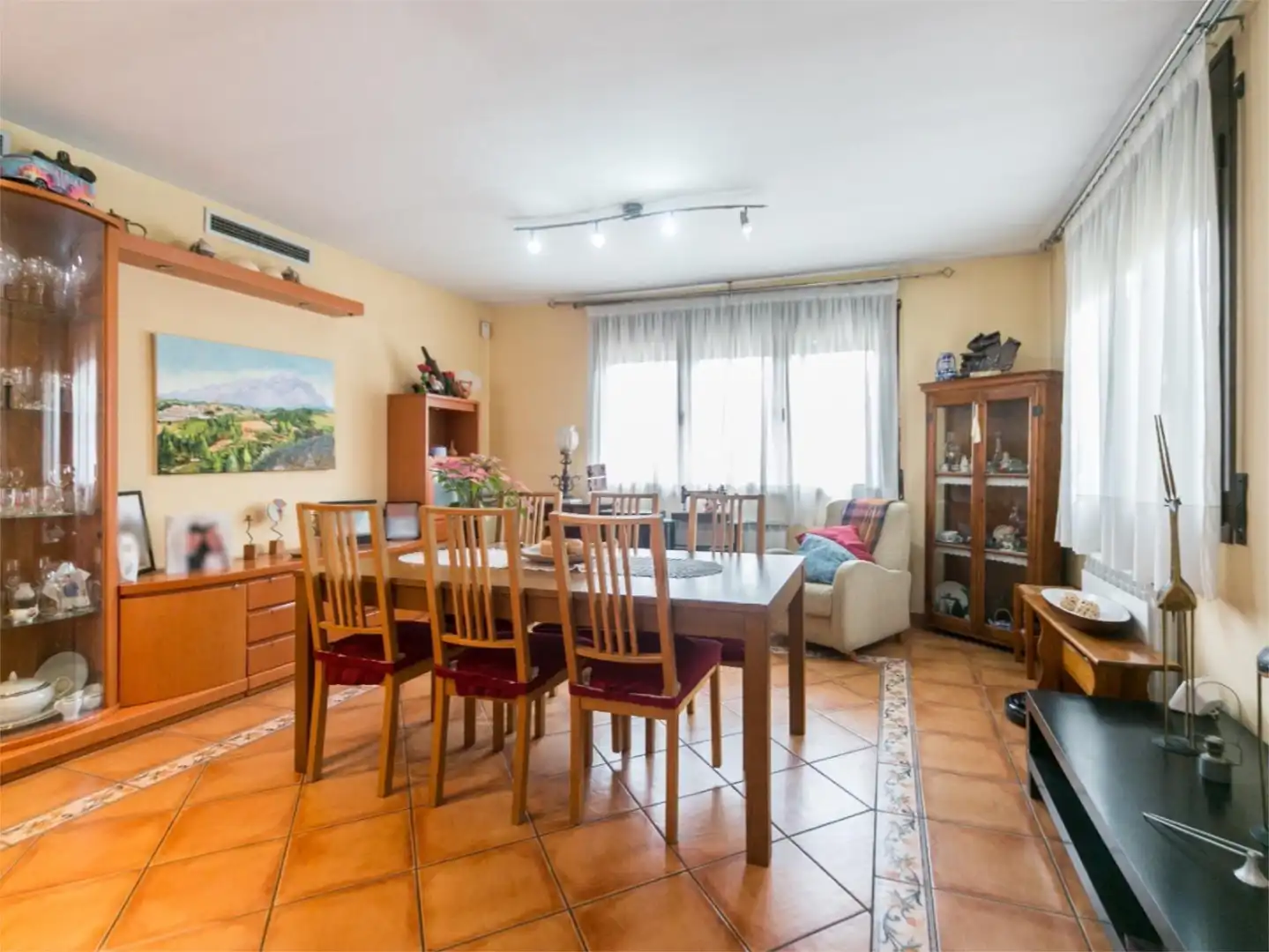Esszimmer von Wohnung zum Verkauf in Sant Esteve Sesrovires mit Klimaanlage, Heizung und Privatgarten