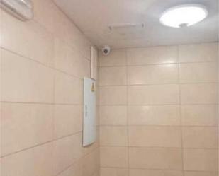 Bathroom of Flat for sale in  Madrid Capital  with Heating and Terrace