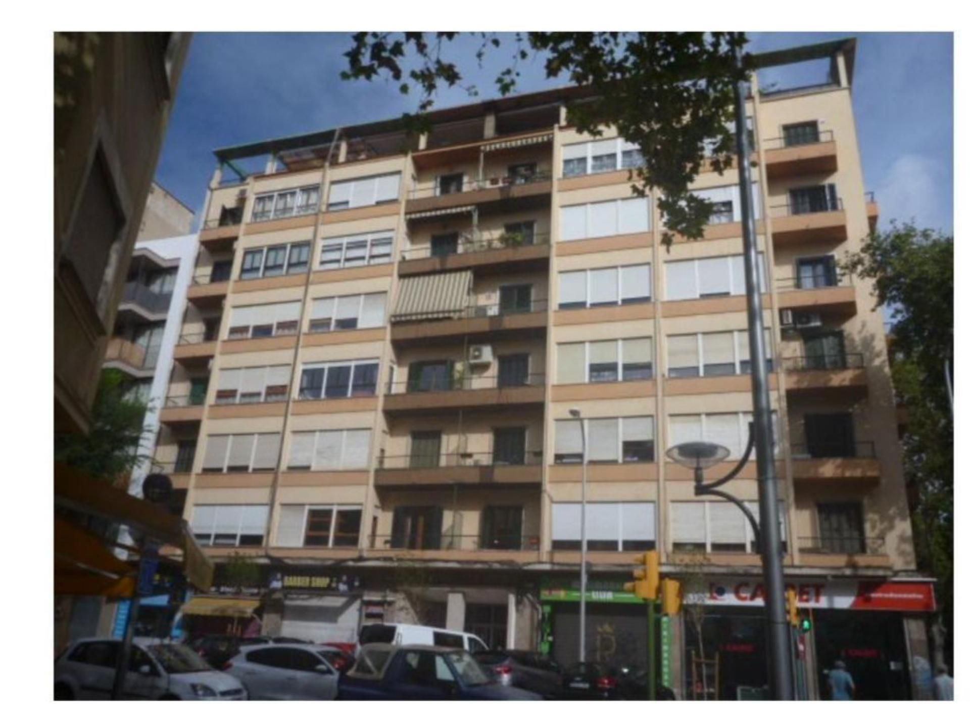 Vista exterior de Local en venta en  Palma de Mallorca con Aire acondicionado