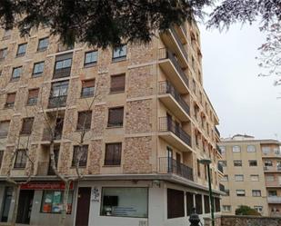 Exterior view of Flat for sale in Salamanca Capital  with Terrace and Balcony