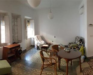 Living room of Flat for sale in  Sevilla Capital  with Air Conditioner, Terrace and Storage room