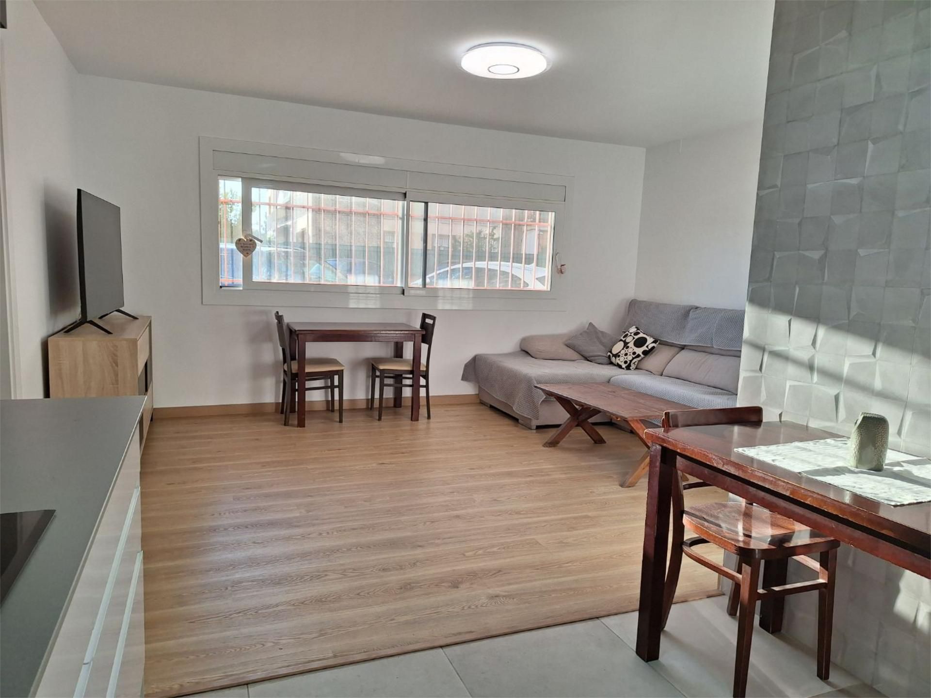 Sala d'estar de Pis en venda en Vilanova i la Geltrú amb Parquet