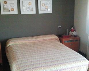 Bedroom of Flat for sale in Bell-lloc d'Urgell  with Air Conditioner, Heating and Terrace