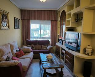 Living room of Flat for sale in  Sevilla Capital  with Air Conditioner, Swimming Pool and Balcony