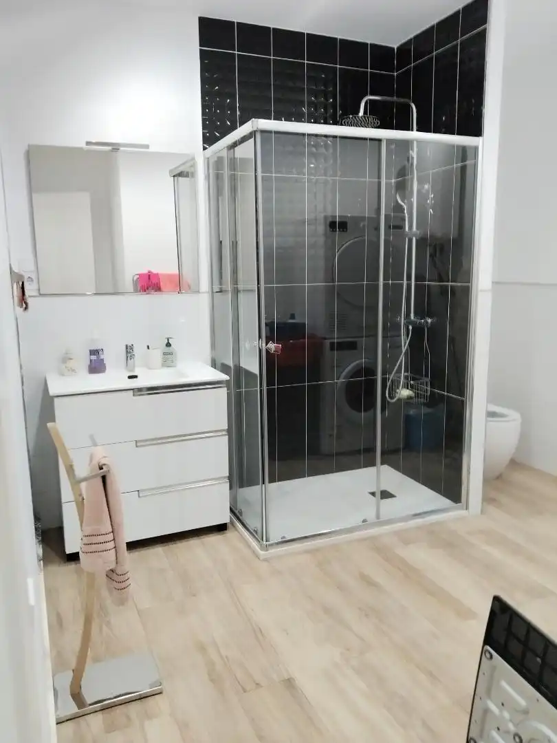 Baño de Local en venta en Madrid con Aire acondicionado