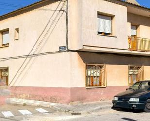 Vista exterior de Casa adosada en venda en Las Mesas   amb Moblat i Balcó