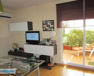 Living room of Flat to rent in Maracena  with Air Conditioner, Heating and Parquet flooring