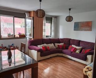 Living room of Flat for sale in Cáceres Capital  with Air Conditioner, Heating and Parquet flooring