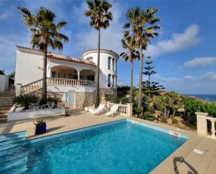 Vista exterior de Casa o xalet de lloguer en L'Ametlla de Mar  amb Aire condicionat, Terrassa i Piscina