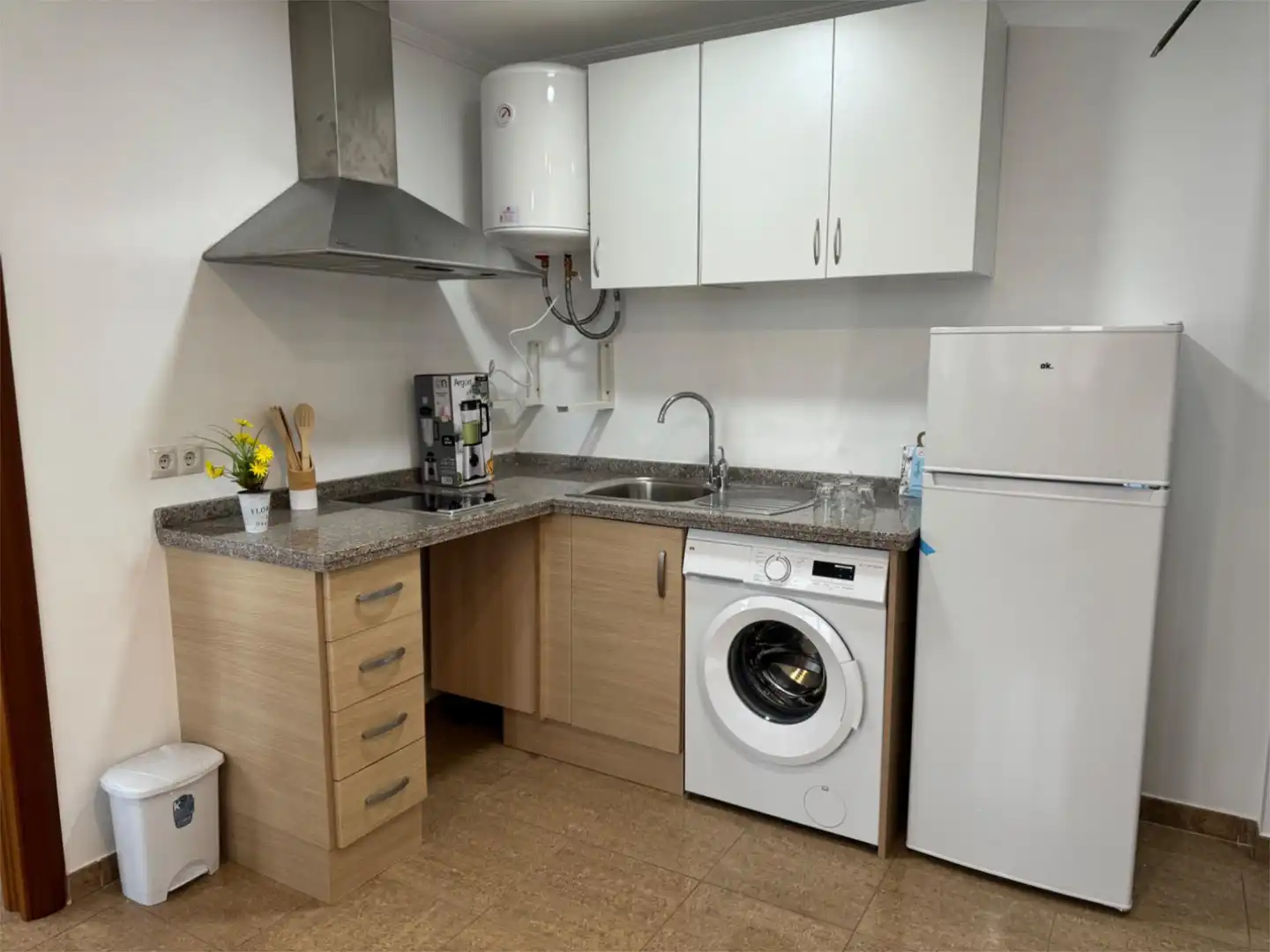 Cocina de Estudio de alquiler en Cabanes con Amueblado