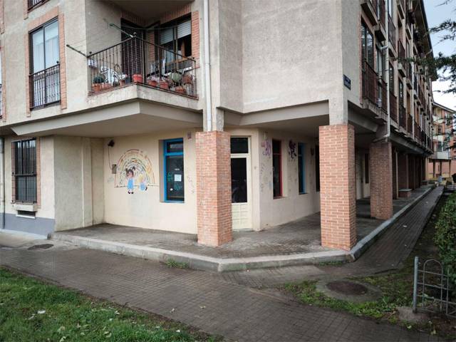 Local comercial en Alquiler en Avenida Gerardo Diego, 3 en Sector Plaza de Toros