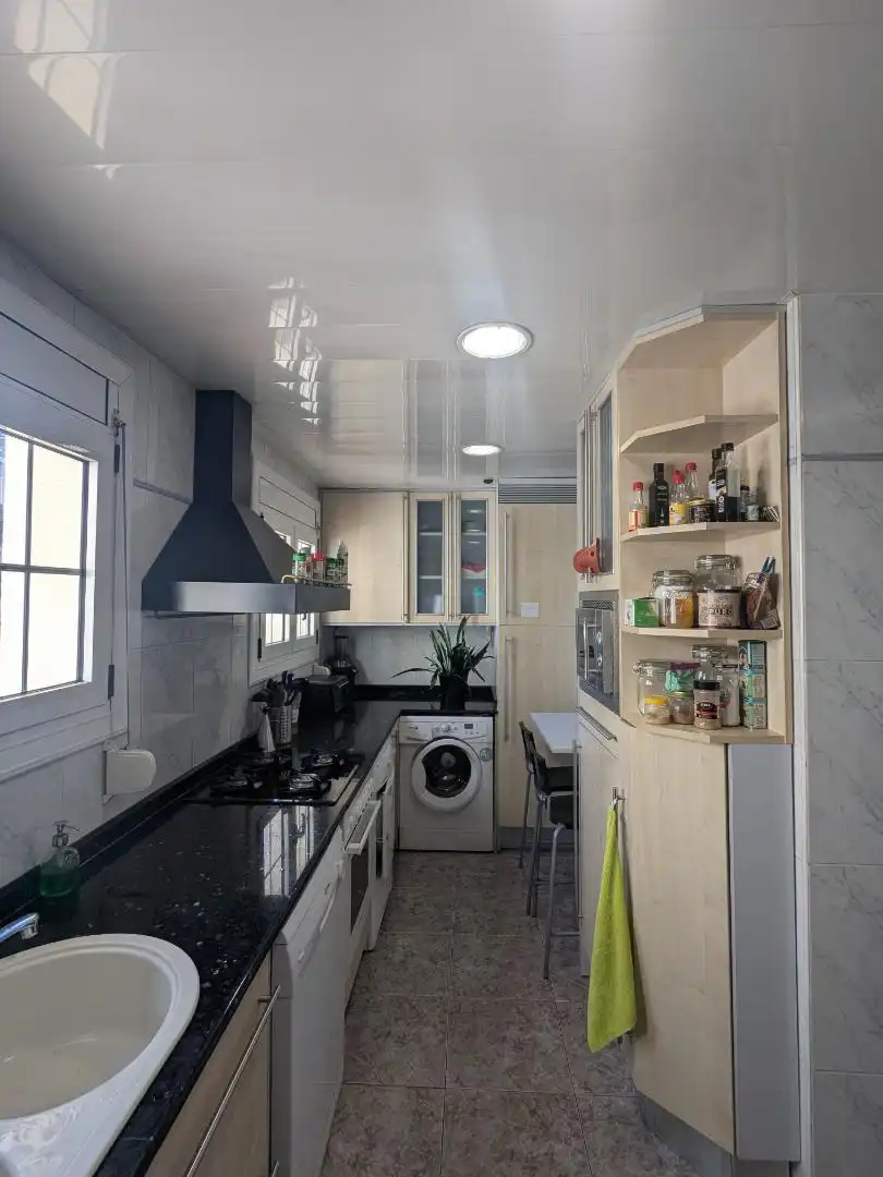 Casa adosada en venta en Centre - Cordelles Cocina de Casa adosada en venta en Cerdanyola del Vallès con Aire acondicionado y Terraza