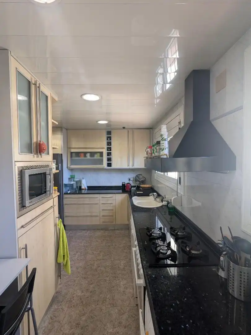 Casa adosada en venta en Centre - Cordelles Cocina de Casa adosada en venta en Cerdanyola del Vallès con Aire acondicionado y Terraza