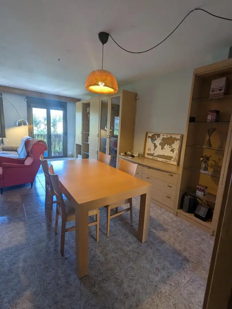 Casa adosada en venta en Centre - Cordelles Comedor de Casa adosada en venta en Cerdanyola del Vallès con Aire acondicionado y Terraza