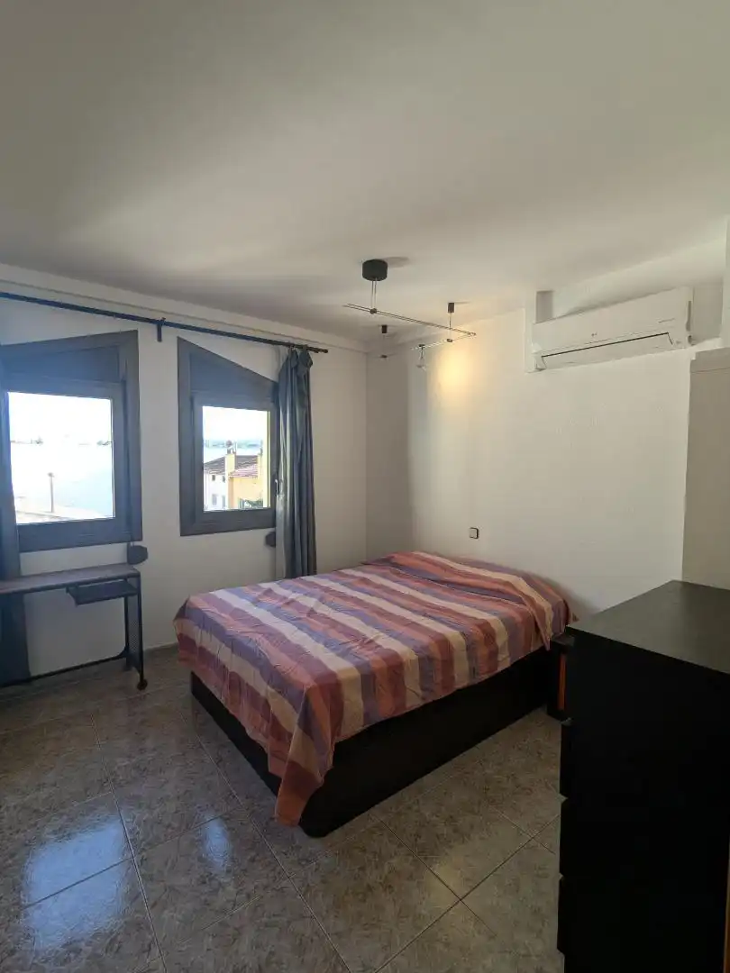 Casa adosada en venta en Centre - Cordelles Habitación de Casa adosada en venta en Cerdanyola del Vallès con Aire acondicionado y Terraza