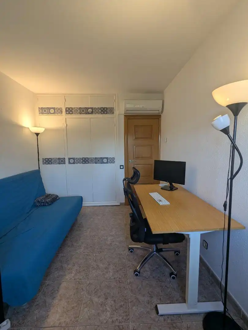 Casa adosada en venta en Centre - Cordelles Casa adosada en venta en Cerdanyola del Vallès con Aire acondicionado y Terraza