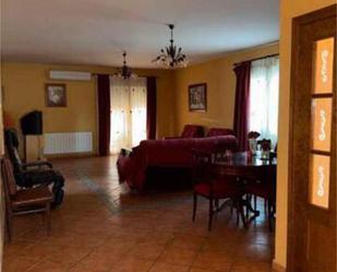 Sala d'estar de Casa adosada en venda en Montearagón amb Terrassa