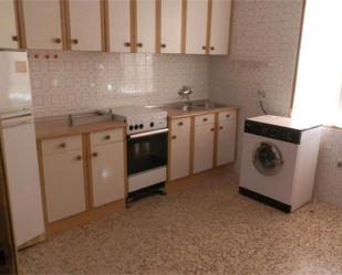 Kitchen of Flat to rent in Valdepeñas  with Terrace